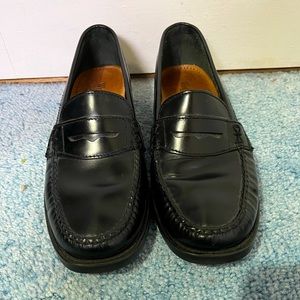 Weejuns by G.H. Bass Katherine II shiny black leather classic loafers, size 8